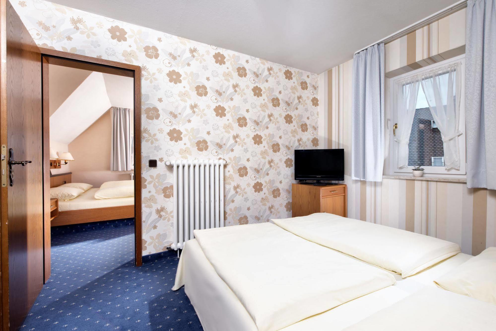 Hotel Goldenes Fass In Rothenburg Ob Der Tauber Exterior foto